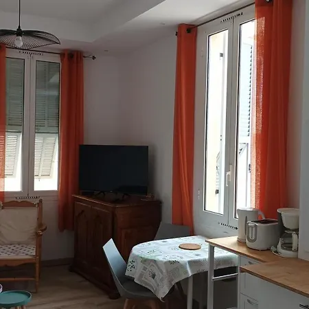 Proche Place Aux Herbes Et Parvis Basilique St Michel Apartment