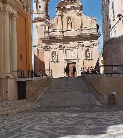 Proche Place Aux Herbes Et Parvis Basilique St Michel * Menton